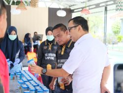 Disaksikan Kepala BNNK Lamsel, Lapas Narkotika Lampung Tes Urine Seluruh Pegawai