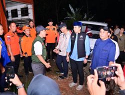 Bupati Lamsel Radityo Egi Pratama Terjun Langsung ke Lokasi Banjir Di Jati Agung
