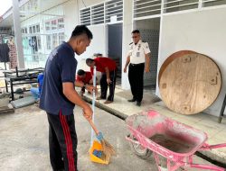 Bersih-Bersih Lingkungan Pemasyarakatan dalam rangka Hari Bakti Pemasyarakatan ke-62