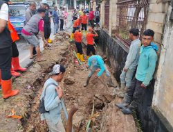 Aksi Nyata TNI AD, Cegah Banjir di Bandar Lampung dengan Kesigapan Babinsa