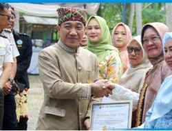 Puncak Hari Kartini Pemkab Lamsel Berikan Penghargaan Kepada 13 Wanita Insfiratif