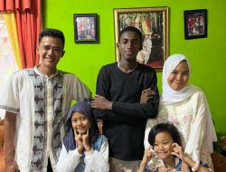 Lebaran di Indonesia, Mahasiswa Nigeria IIB Darmajaya Mujahid Saina Auwal Silaturahmi Hingga Beri THR