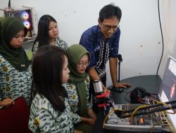 Dosen Darmajaya Optimalkan Radio SMAN 1 Bandar Lampung Lewat Sistem Pemancar FM