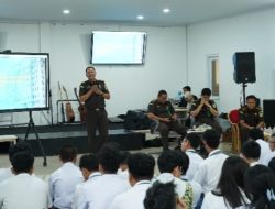 KEJATI LAMPUNG KUNJUNGI SMA TMI BANDAR LAMPUNG, TANAMKAN WAWASAN KEBANGSAAN DAN KENALI HUKUM JAUHI HUKUMAN