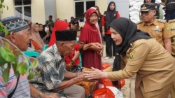 Wali Kota Bandar Lampung Salurkan Bantuan Beras Kepada Puluhan Ribu KPM