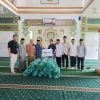 BRI Kanca Metro Bersama YBM BRILiaN Salurkan 18 Gulung Karpet Sajadah untuk Masjid Nur Hidayah