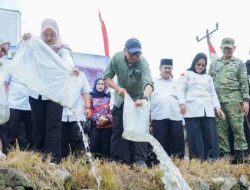 Restocking Ikan Jadi Upaya Nyata Pemprov Lampung Menjaga Ekosistem Sungai Mesuj