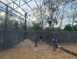 Babinsa Koramil 421-09/Tanjung Bintang Monitoring Pembangunan Gedung KDKMP di Desa Purwodadi Dalam