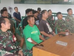 Koramil 421-09/Tanjung Bintang Gelar Nobar “Bola Gembira”, Pererat Kebersamaan TNI dan Masyarakat