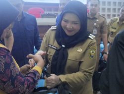 Penyerahan Bantuan Telur Untuk Pemenuhan Gizi Keluarga Beresiko Stunting