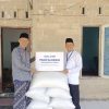 YBM Salurkan Beras Untuk Santri