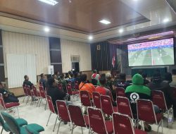 Nobar Bareng TNI-Warga, Korem 043/Gatam Buktikan Sepak Bola Pemersatu Bangsa