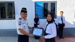 APEL PAGI PENUH SEMANGAT, KALAPAS AMPANA BERIKAN PENGHARGAAN KEPADA PEGAWAI BERPRESTASI SEBAGAI WUJUD APRESIASI ATAS DEDIKASI DAN INTEGRITAS