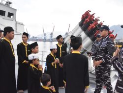 GUSKAMLA KOARMADA I BKO KRI IMAM BONJOL-383 GELAR BAKTI SOSIAL DAN OPEN SHIP DI LAMPUNG