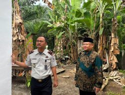 Kolaborasi Berdampak untuk Masyarakat, Lapas Muara Tebo dan BAZNAS Kabupaten Tebo Serahkan Kunci Bedah Rumah kepada Warga Desa Bedaro Rampak