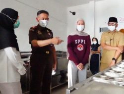 Hari Pertama Sekolah, Gubernur Lampung Bersama Kajati Turun Langsung Pastikan Makan Bergizi Gratis Berjalan Optimal
