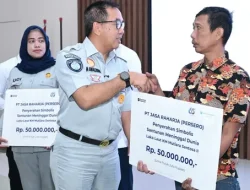 Jasa Raharja Serahkan Santunan kepada Ahli Waris Korban  Kebakaran KM Mutiara Sentosa II
