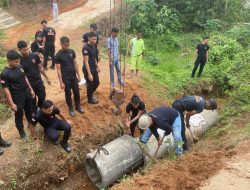 Brimob Lampung Bangun Jembatan Penghubung, Warga Rasakan Manfaatnya