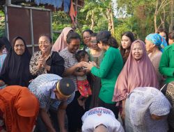 Persit KCK Koorcab Rem 043 PD XXI/Radin Inten Hadir Berbagi, Ringankan Beban Warga Sinar Laut