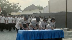 KAKANWIL DITJENPAS SULTENG LANTIK 72 PNS, TEKANKAN INTEGRITAS DAN PROFESIONALISME