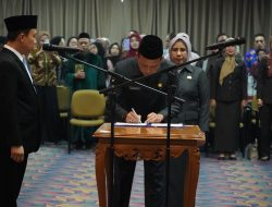 Sekdaprov Marindo Lantik Pejabat Administrator dan Pengawas, Gubernur Minta Kinerja Makin Berdampak
