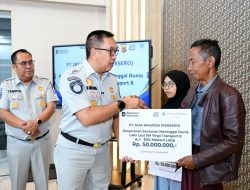 Jasa Raharja Serahkan Santunan kepada Dua Ahli Waris Korban KM Virgo Transport 8 di Jawa Barat