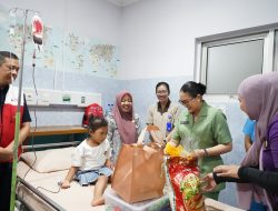 Persit KCK Koorcab Rem 043 Beri Dukungan kepada 13 Anak Penderita Thalasemia