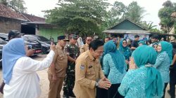 Koramil 421-09/Tanjung Bintang Laksanakan Pengamanan Kunjungan Kerja Ketua TP. PKK dan Ketua TP. Posyandu Provinsi Lampung di Desa Serdang