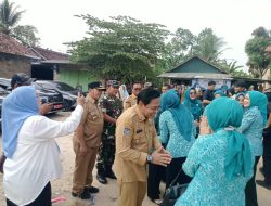 Koramil 421-09/Tanjung Bintang Laksanakan Pengamanan Kunjungan Kerja Ketua TP. PKK dan Ketua TP. Posyandu Provinsi Lampung di Desa Serdang